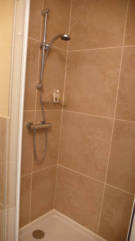 Foto 9 von 9: Double Room with Private Bathroom