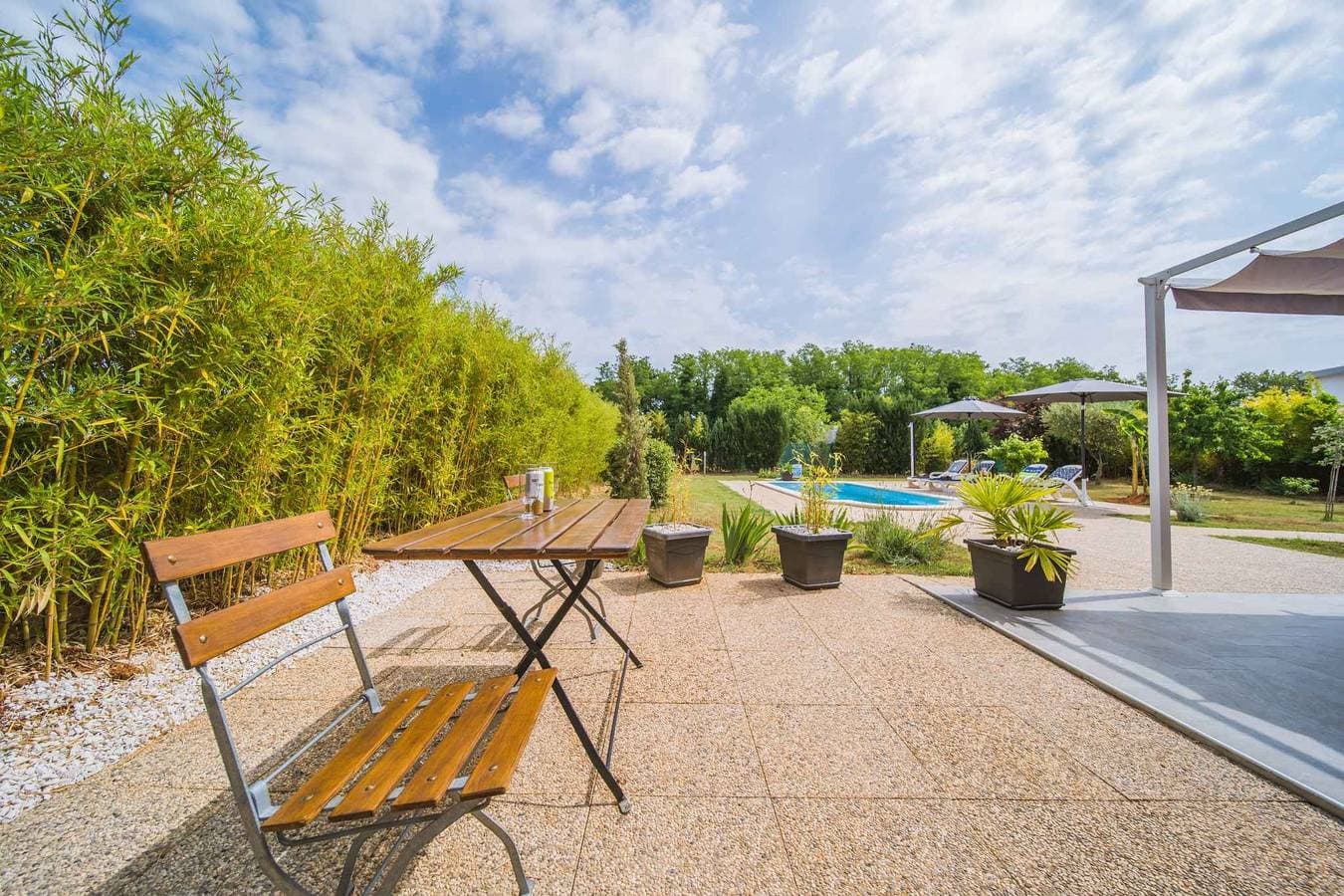 Foto 7 von 36: Villa mit Pool ruhig gelegen