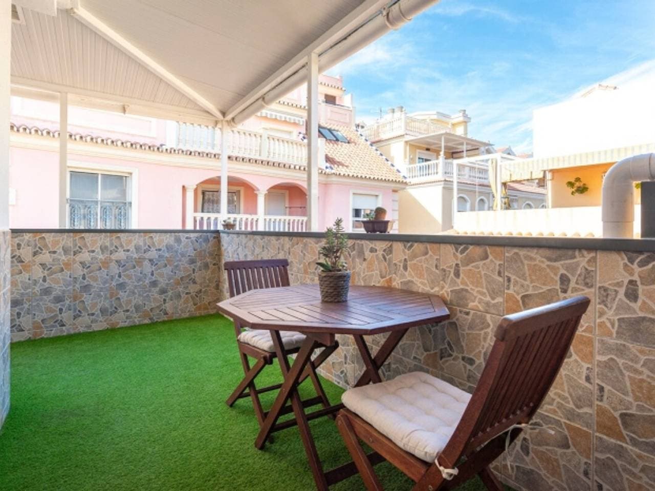 Foto 2 von 21: Wohnung mit Terrasse nahe am Strand, Parkplatz enthalten