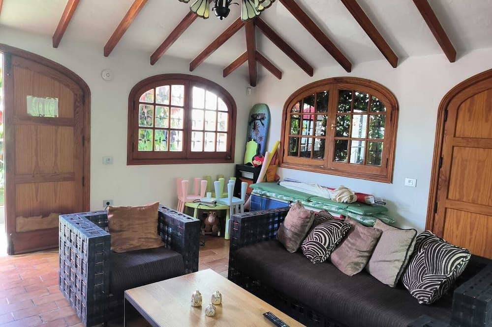 Foto 8 von 23: Einzigartige Luxusvilla in einer exotischen Bananenplantage. Beheizter Pool