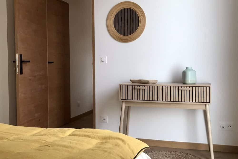 Foto 3 von 25: Lodge Contemporain Avec Jacuzzi en Provence Verte