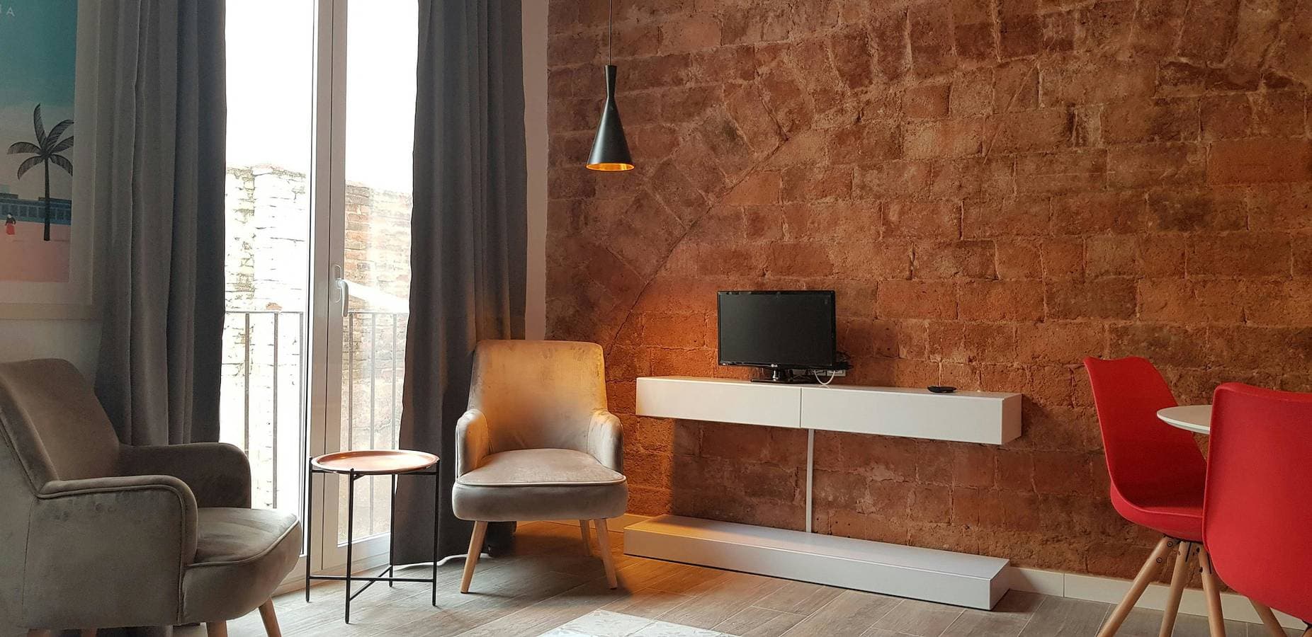 S4.Mercat Sant Antoni - Central Location. Metro L2 1