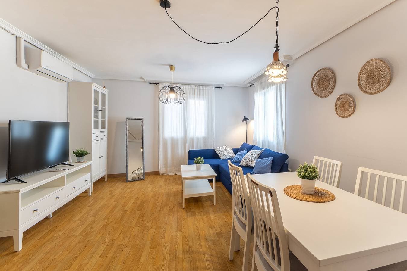 Foto 3 von 32: Voll ausgestattetes Ferienhaus 'Vivienda Candemor' mit Klimaanlage, WLAN und Garage