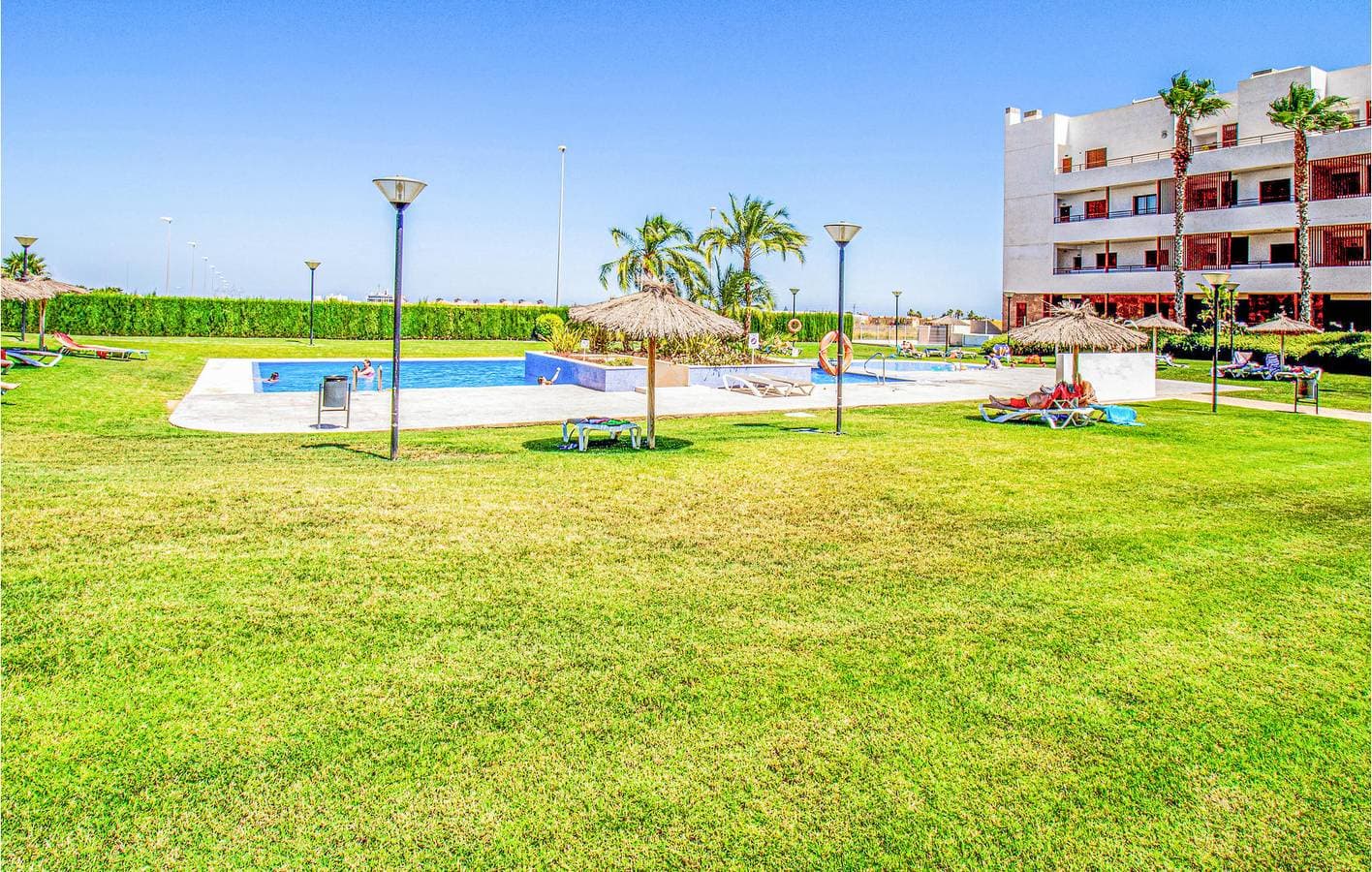 Foto 10 von 25: Apartment mit Meerblick, Pool und Parkplatz.