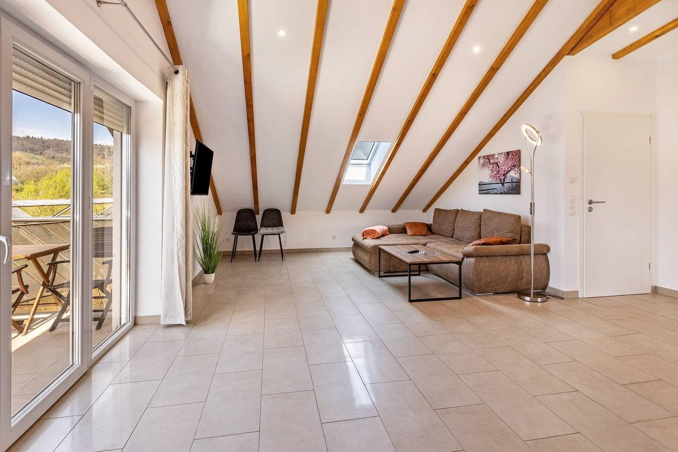 Foto 6 von 28: Ferienwohnung 'Rheinblick' mit Seeblick, Balkon und WLAN