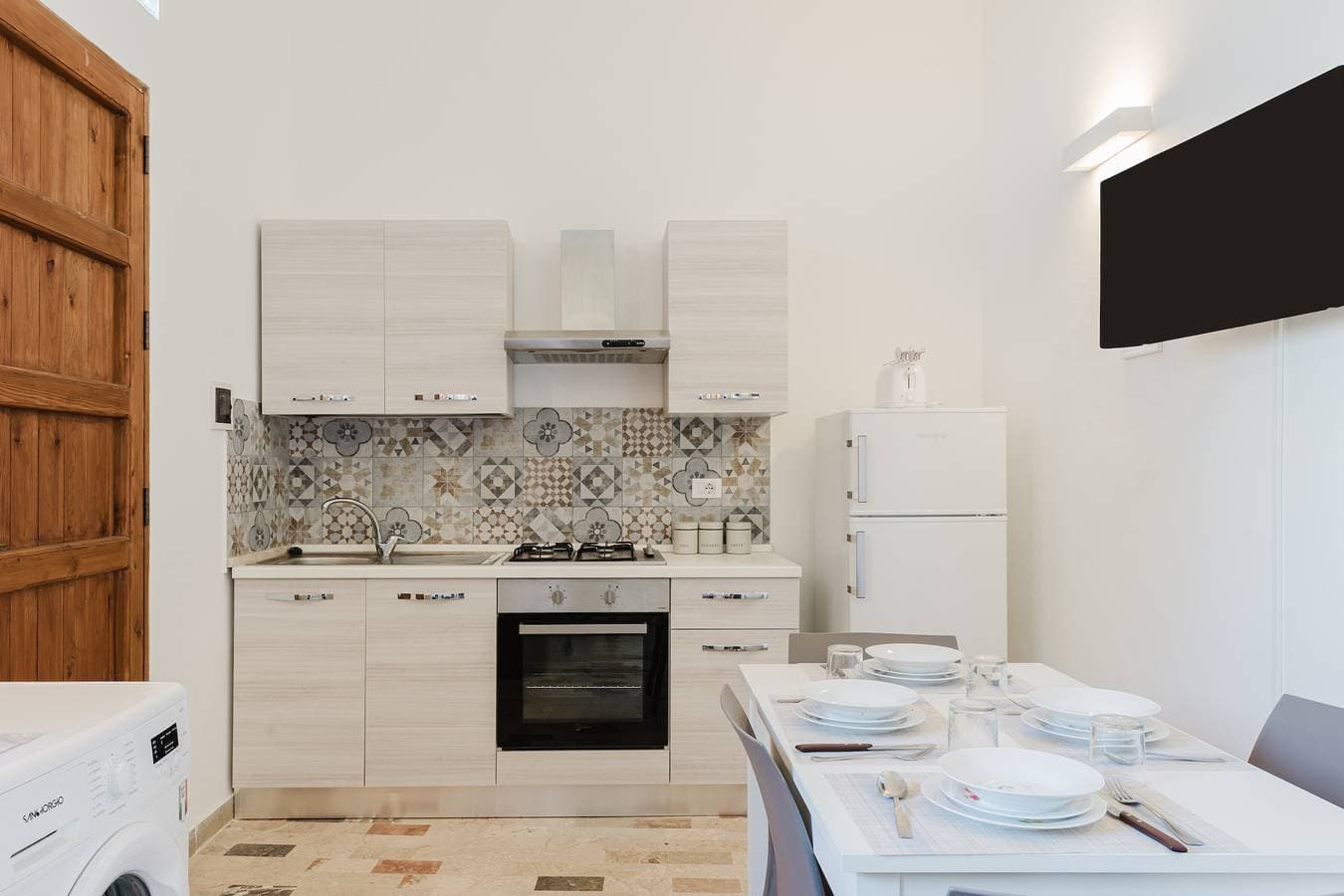 Foto 13 von 22: Ferienwohnung 'Sea Nest - Giardino E Spiaggia' mit Privatterrasse, Wi-Fi und Klimaanlage