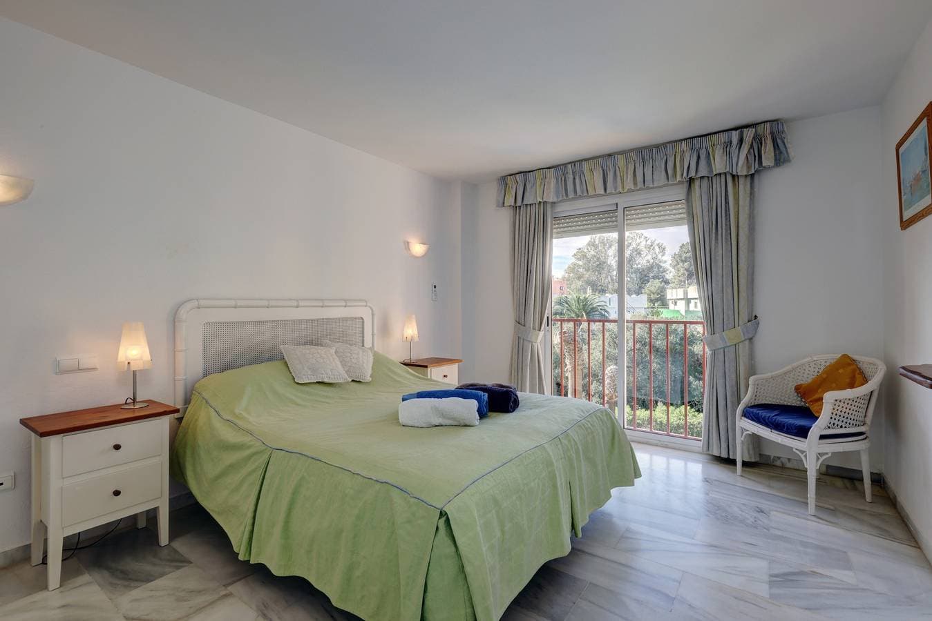 Foto 9 von 21: Luxury 2 Bed Apartment mit Gemeinschaftspools, Terrasse und WLAN