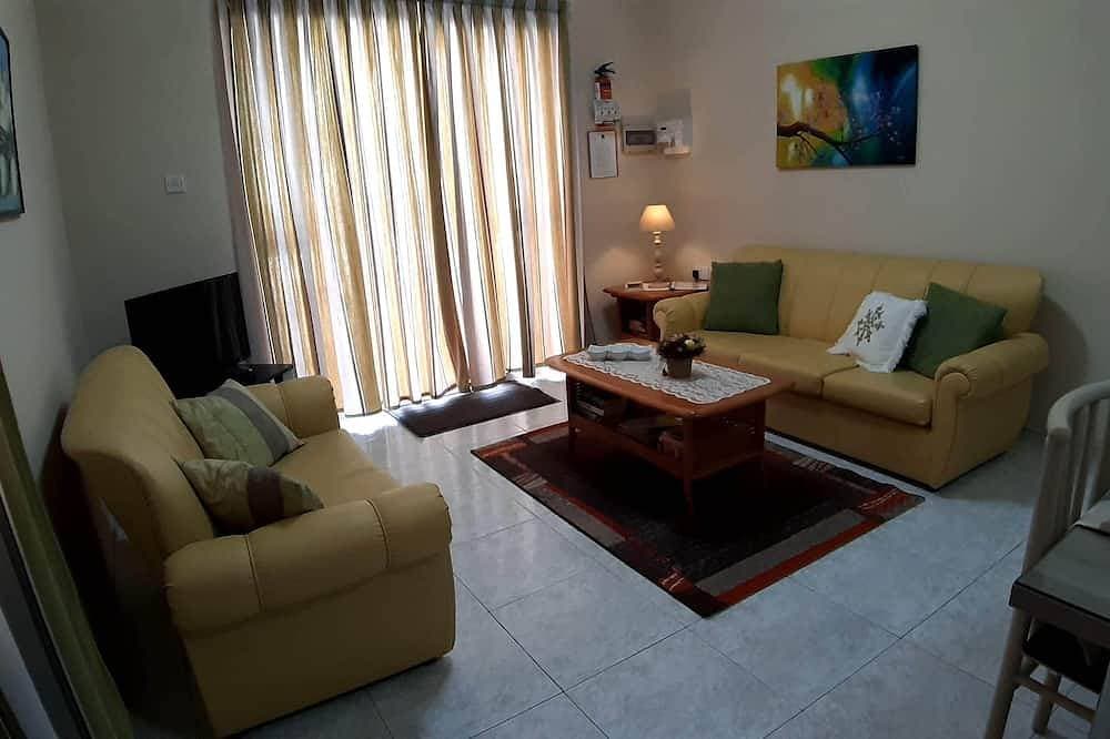Foto 10 von 30: Superb & comfortable 2-bedroom villa apt sleeps 5, swimming pool, AC/WiFi