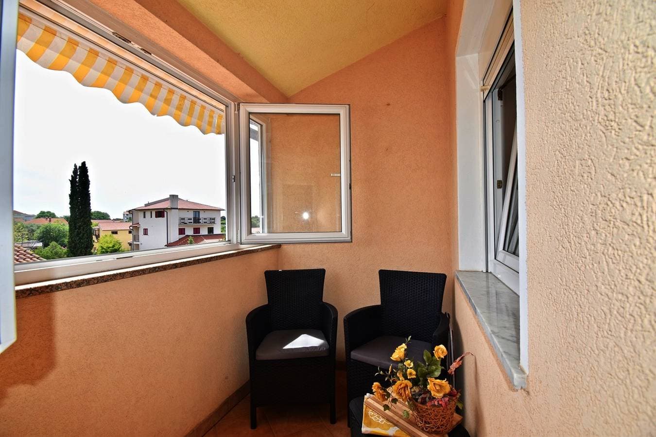 Foto 12 von 24: Comfortable apartment near the Hidrobaza beach