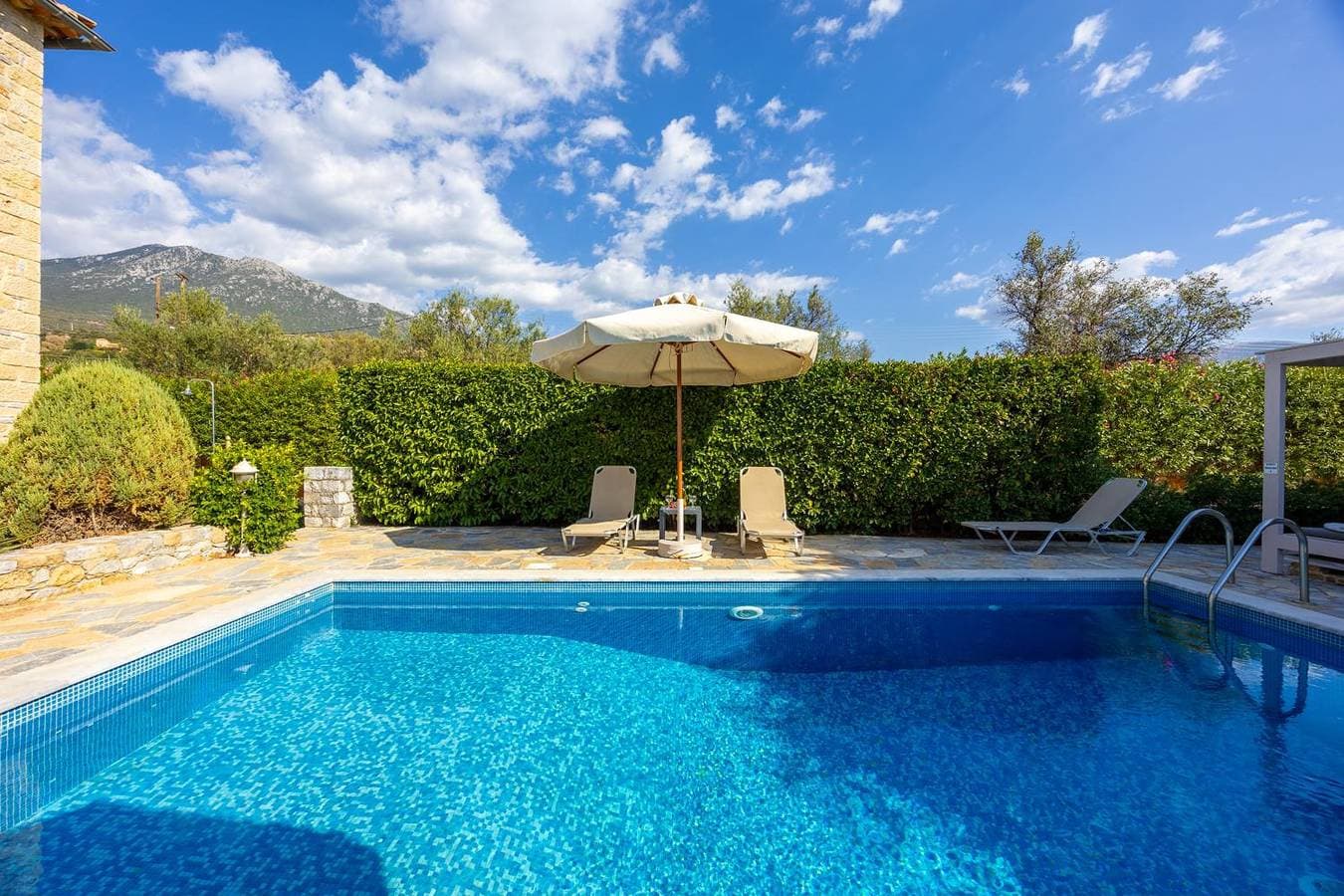 Foto 2 von 38: Villa für 7 Personen mit Balkon