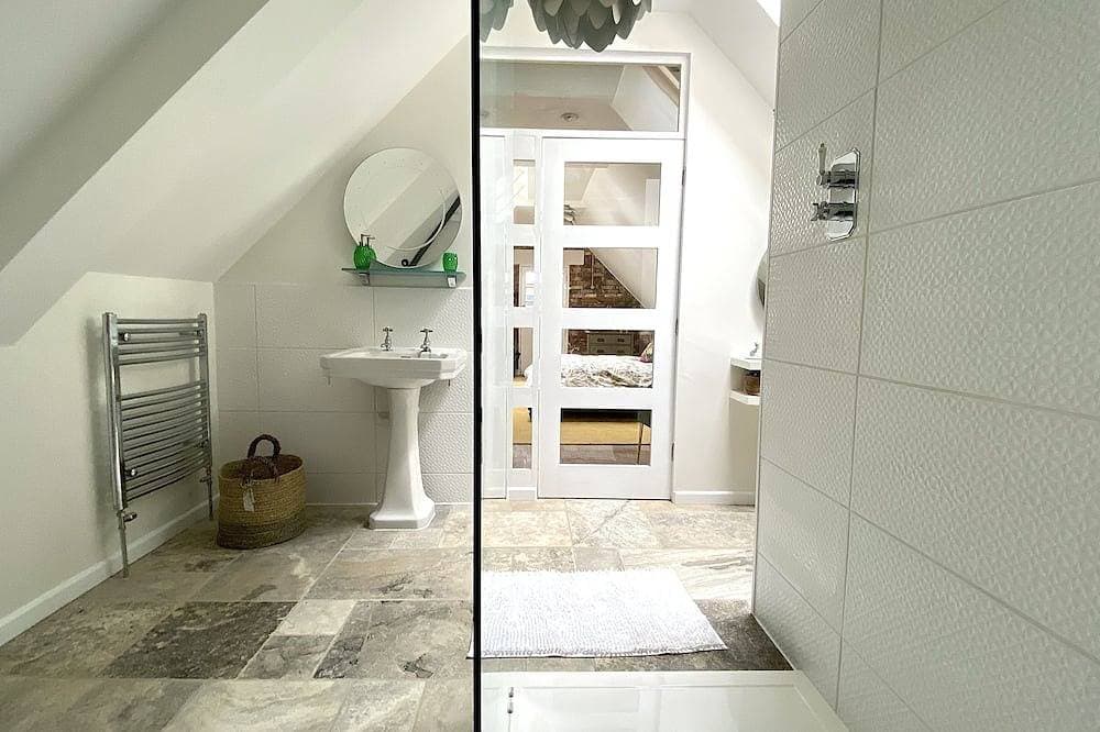 Foto 8 von 27: A Spacious, Modern & Contemporary Loft Space