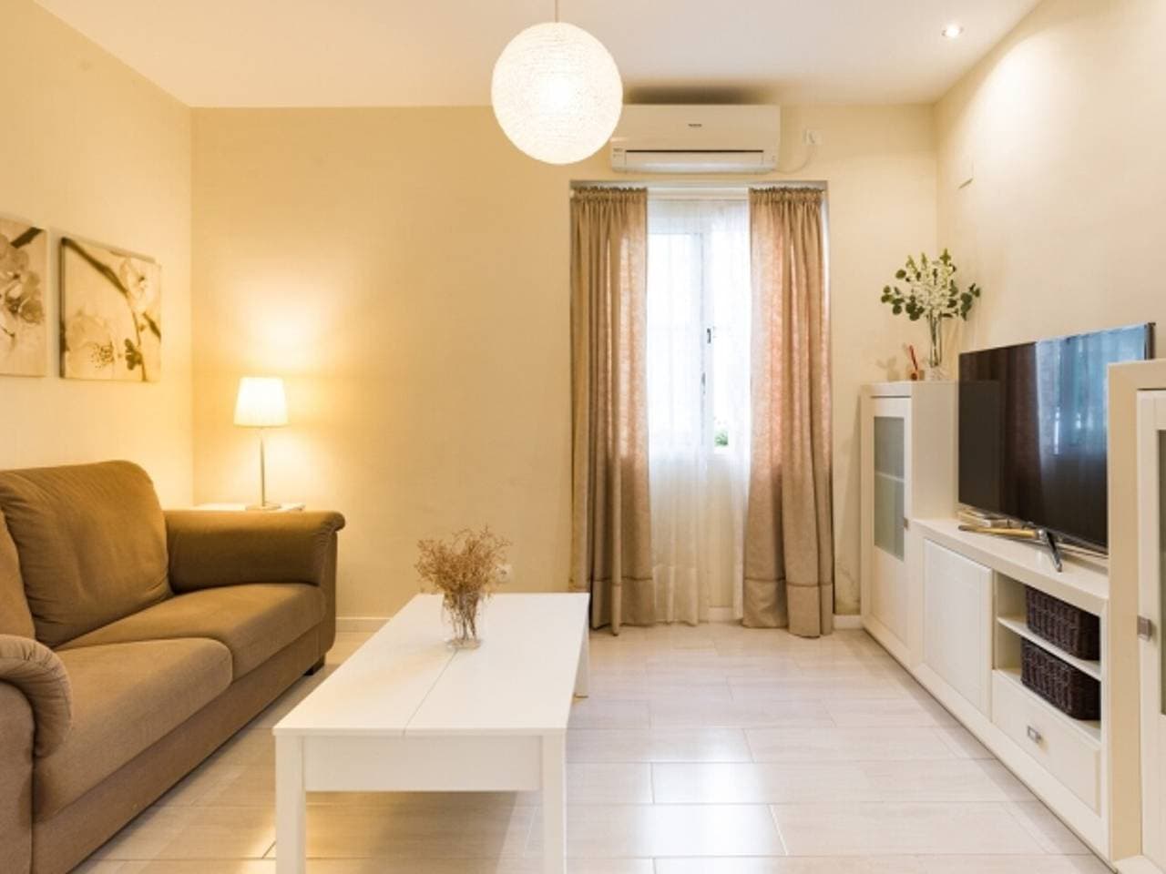 Foto 3 von 11: Helle 3-Zimmer-Wohnung im Herzen von Málaga