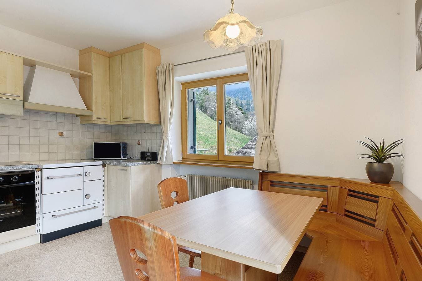 Foto 5 von 32: Apartment 'Unterzerunhof Klein' mit Bergblick, privater Terrasse und WLAN