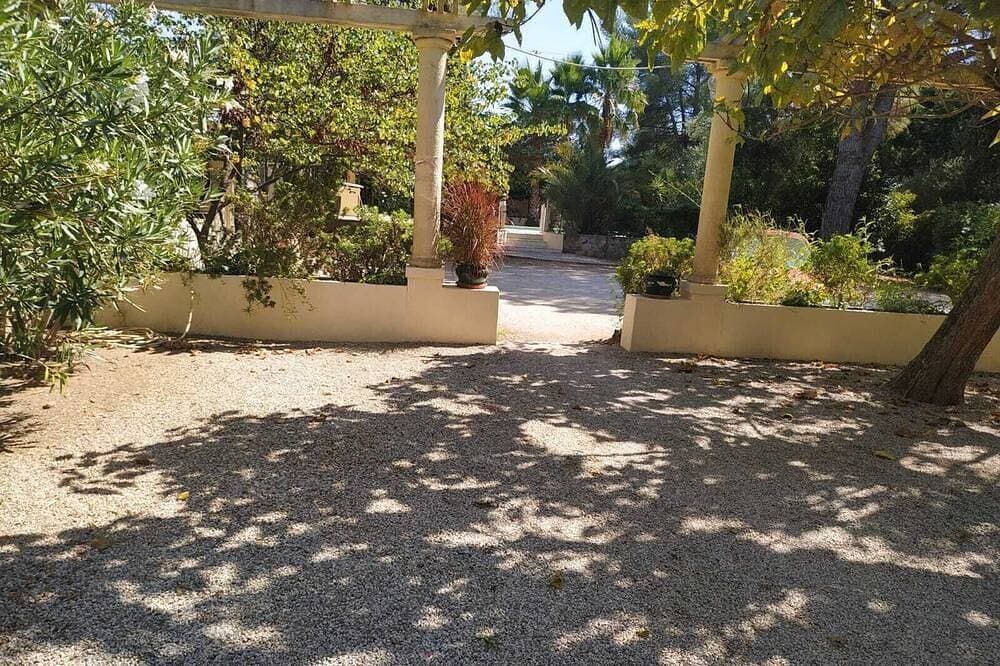 Foto 11 von 30: Bastide auf einem alten Weingut mit Pool und WIFI für 11 Personen