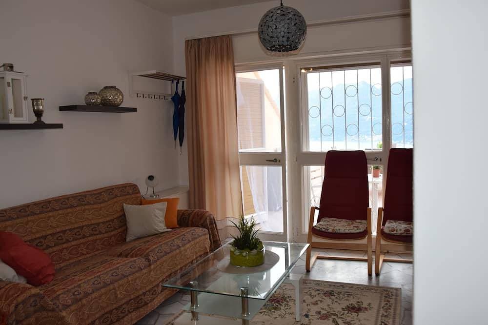 Foto 8 von 26: Casa Elena - Eine Terrasse am Lago Maggiore