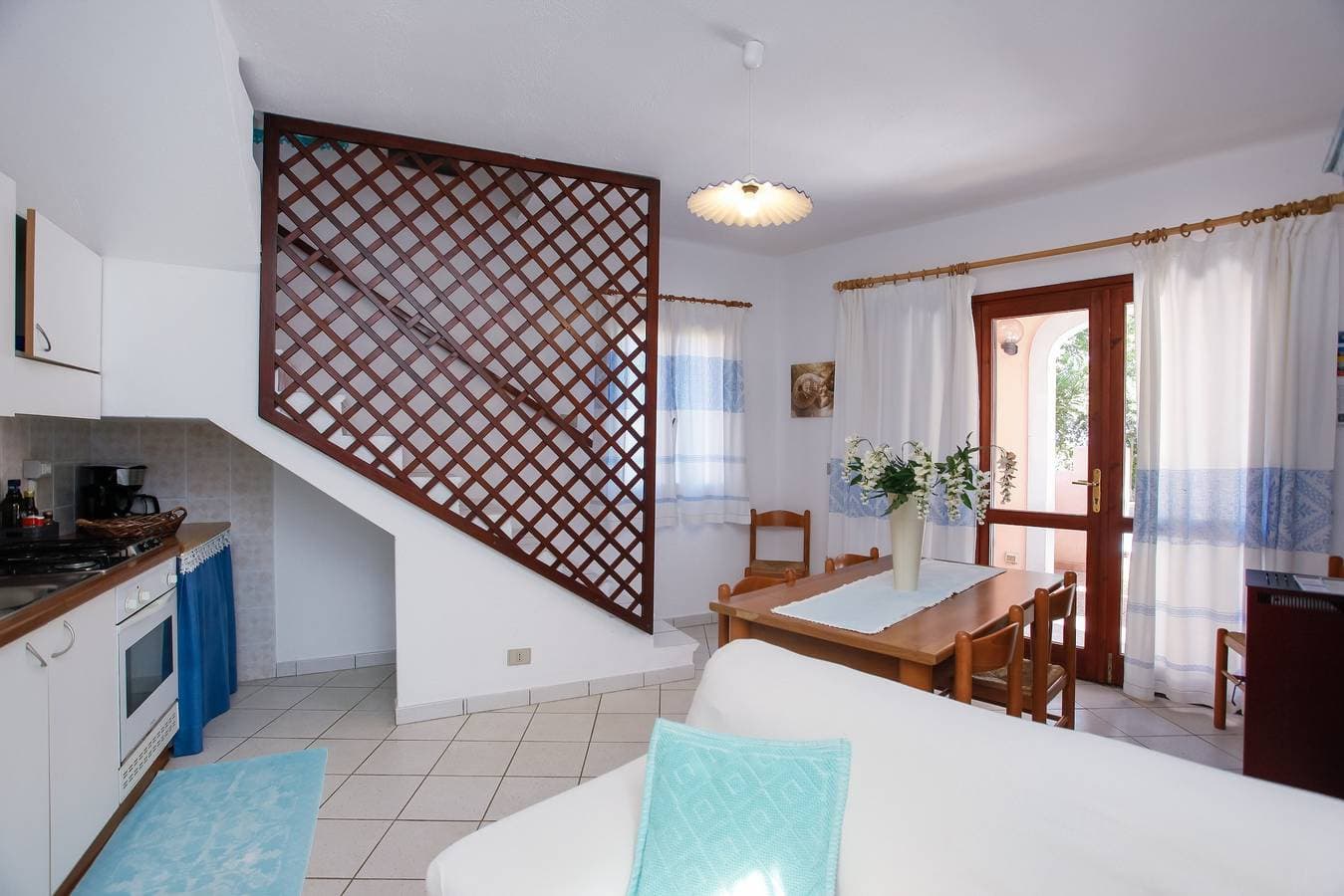 Foto 5 von 21: Ferienhaus „mirtagru casa Della Sughereta“ mit Meerblick, Terrasse und WLAN