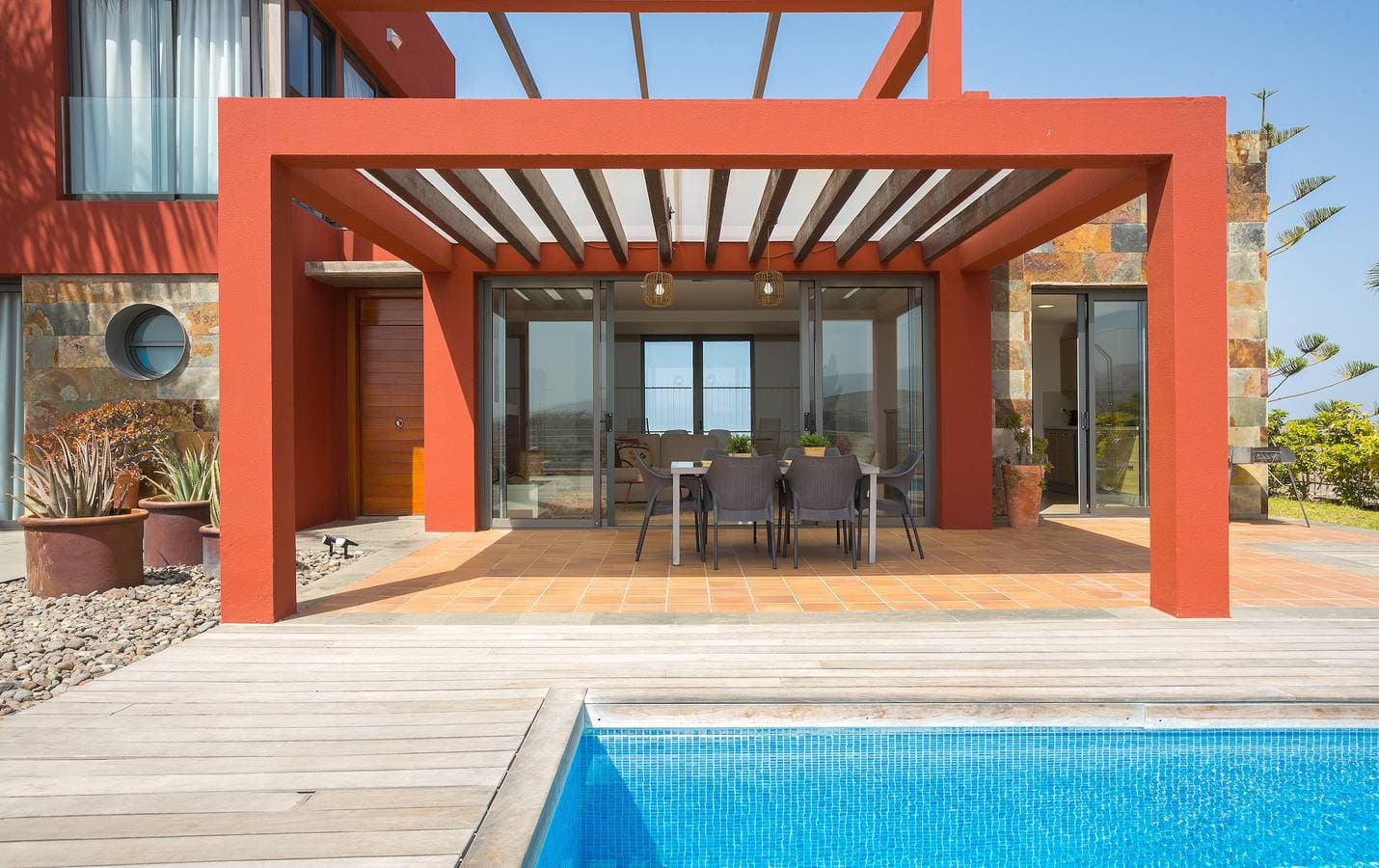Foto 2 von 30: Las Terrazas Villa 3 mit Meerblick, WLAN, Pool, Garten & Terrassen