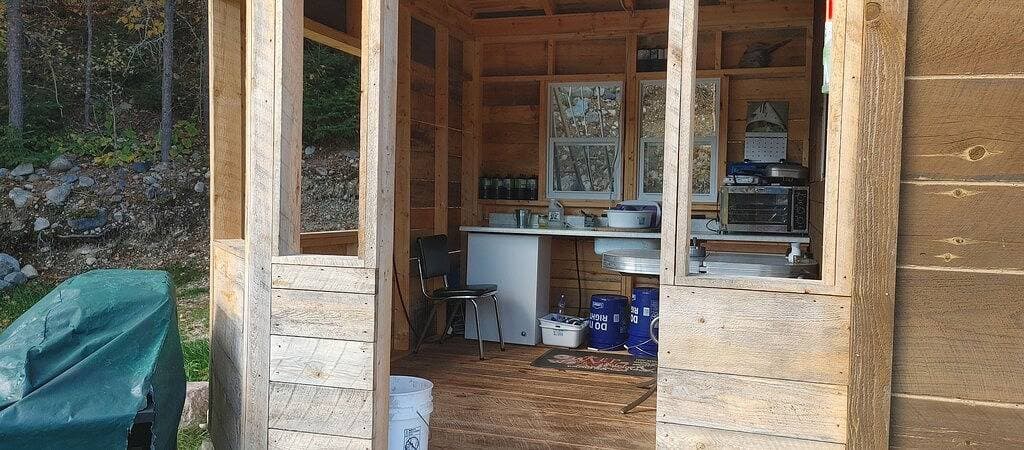 Foto 5 von 23: Clean Romantic Cabin<br>Lakeside Sauna/Tub and Fire Pit
