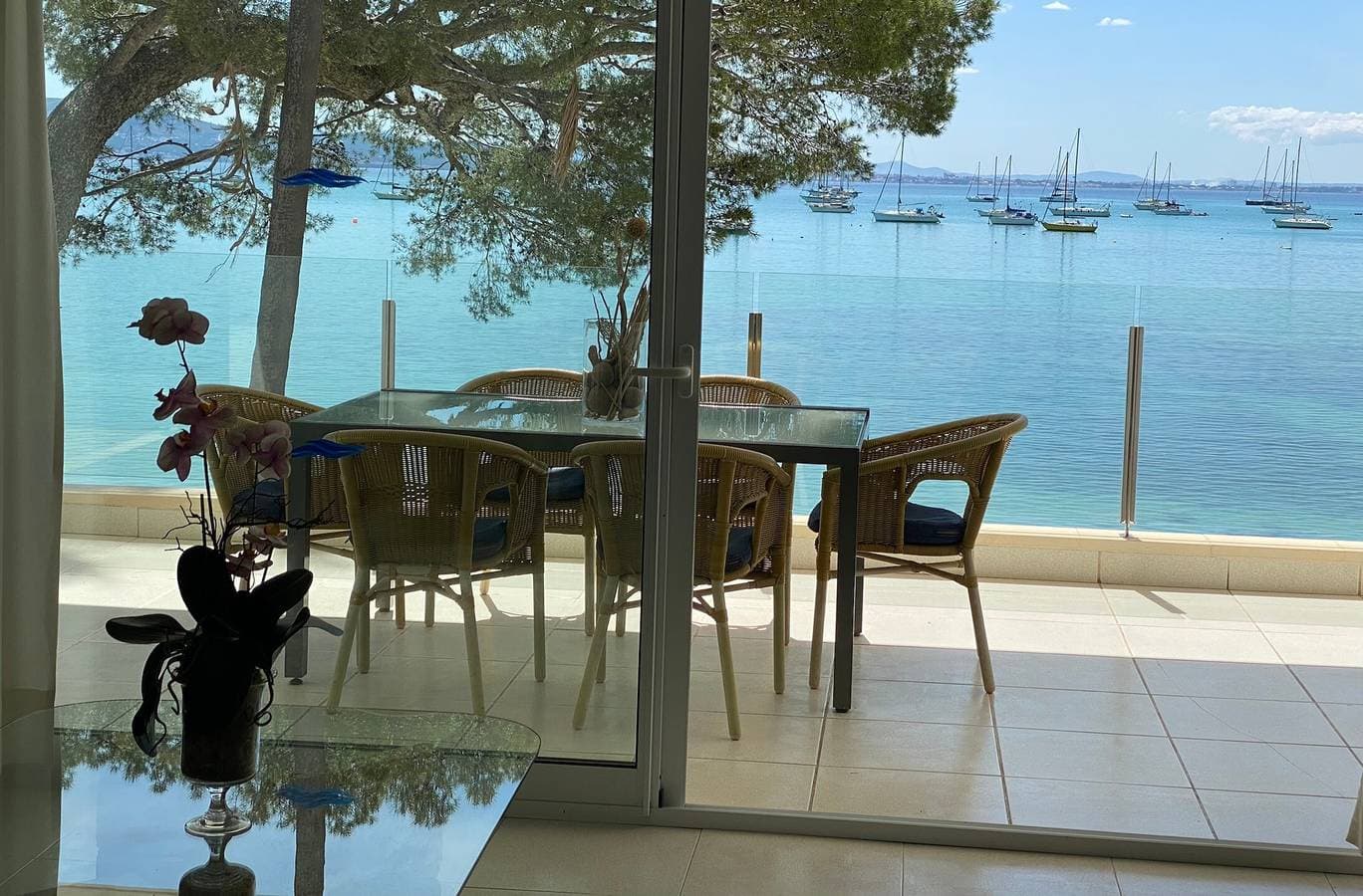 Foto 4 von 33: Ferienhaus Catalina 2A Tres Dormitorios mit Meerblick, WLAN und Terrasse