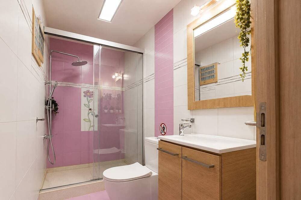 Foto 10 von 30: Fems | Luxury 3-Level Home w/ Private Jacuzzi