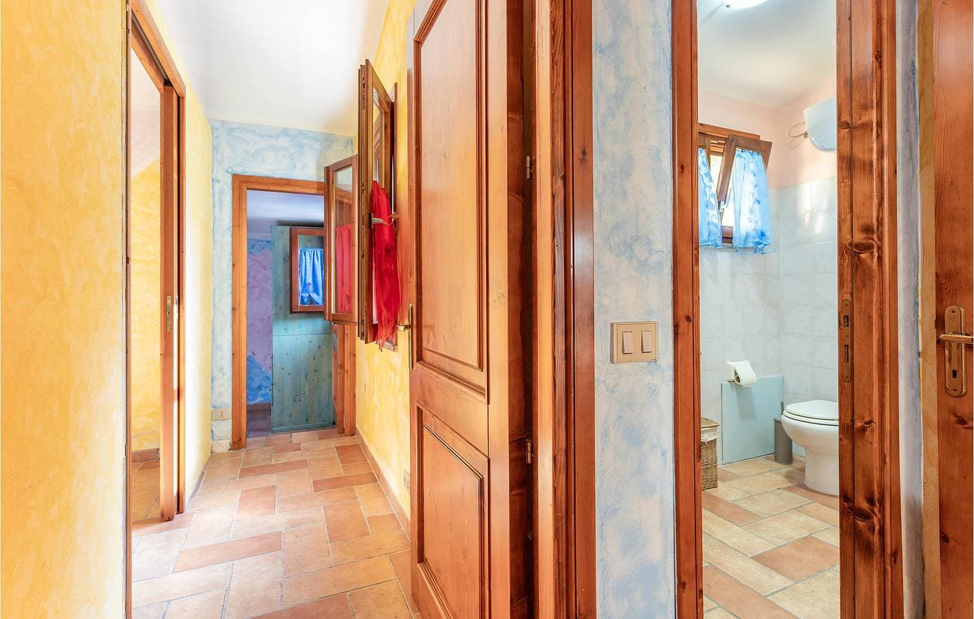 Foto 13 von 22: Appartement am Strand mit Pool und Parkplatz.