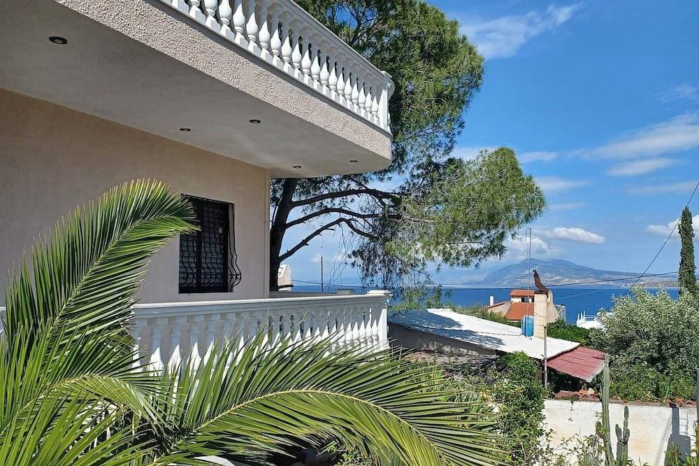 Villa Mariza at Aiantio 1