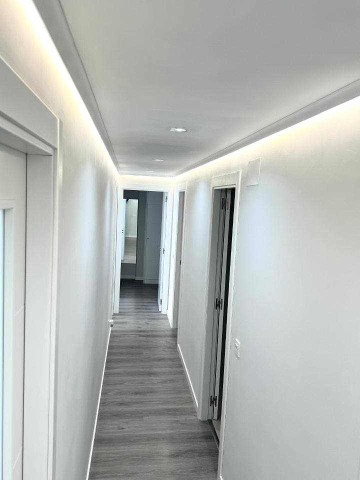 Foto 11 von 30: Three-Bedroom Apartment