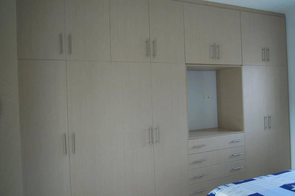 Foto 2 von 30: Wohnung 80 m2 für 4 Personen mit Meerblick, Pool, Parkplatz, Waschmaschine