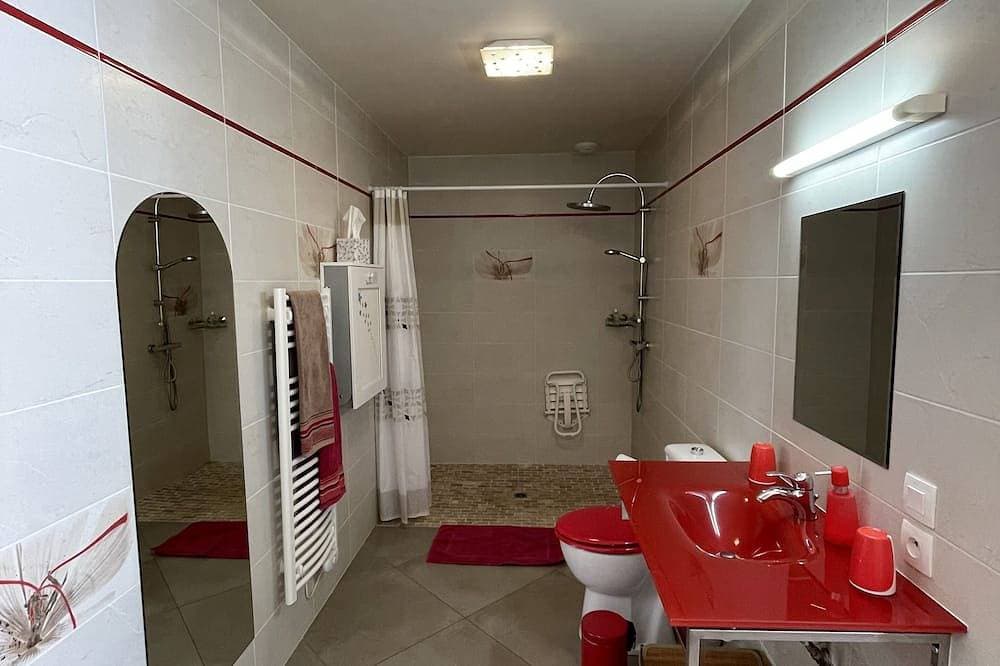 Foto 6 von 23: Schönes Haus 170 m2, beheiztes und überdachtes Schwimmbad, Whirlpool, klassifiziert 4 Sterne.