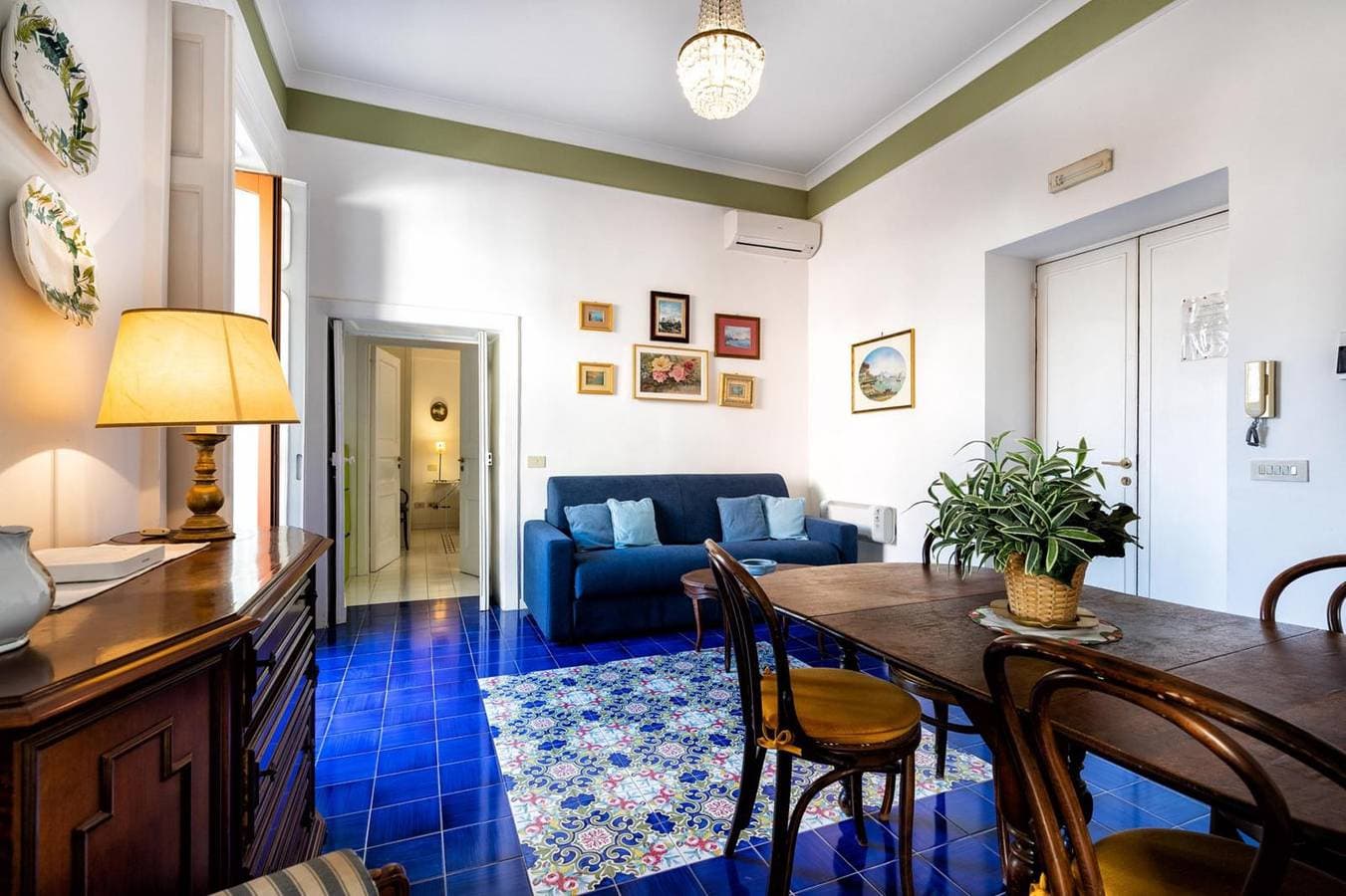 Foto 7 von 36: Ferienwohnung für 5 Personen mit Balkon/Terrasse