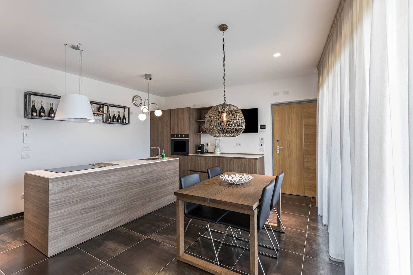 Foto 8 von 26: Ferienwohnung "Bardolino Luxury - Erdgeschoss" mit Seeblick
