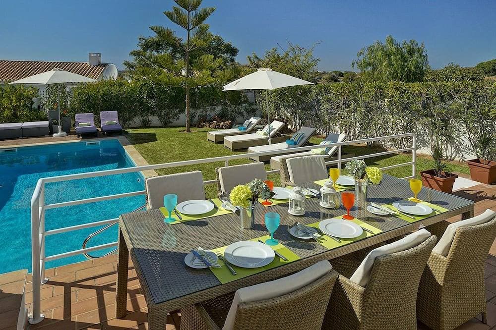 Foto 12 von 14: Delightful, modern villa in a quite and peaceful area. Private heated pool (opt)