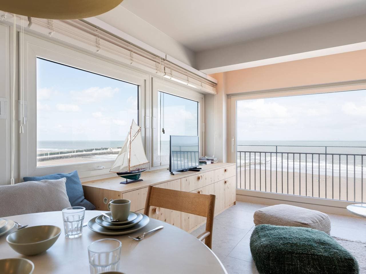 Sonnige Eckwohnung mit luxuriösem Meerblick 1