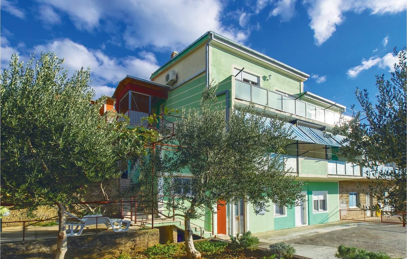 Gemütliche 2-Zimmer-Wohnung mit Terrasse, WLAN und Garage – 800 m vom Strand entfernt 1