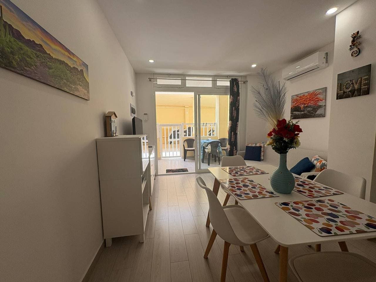 Foto 9 von 17: Ferienwohnung 'Torviscas Blue' mit privatem Pool, WLAN und Klimaanlage
