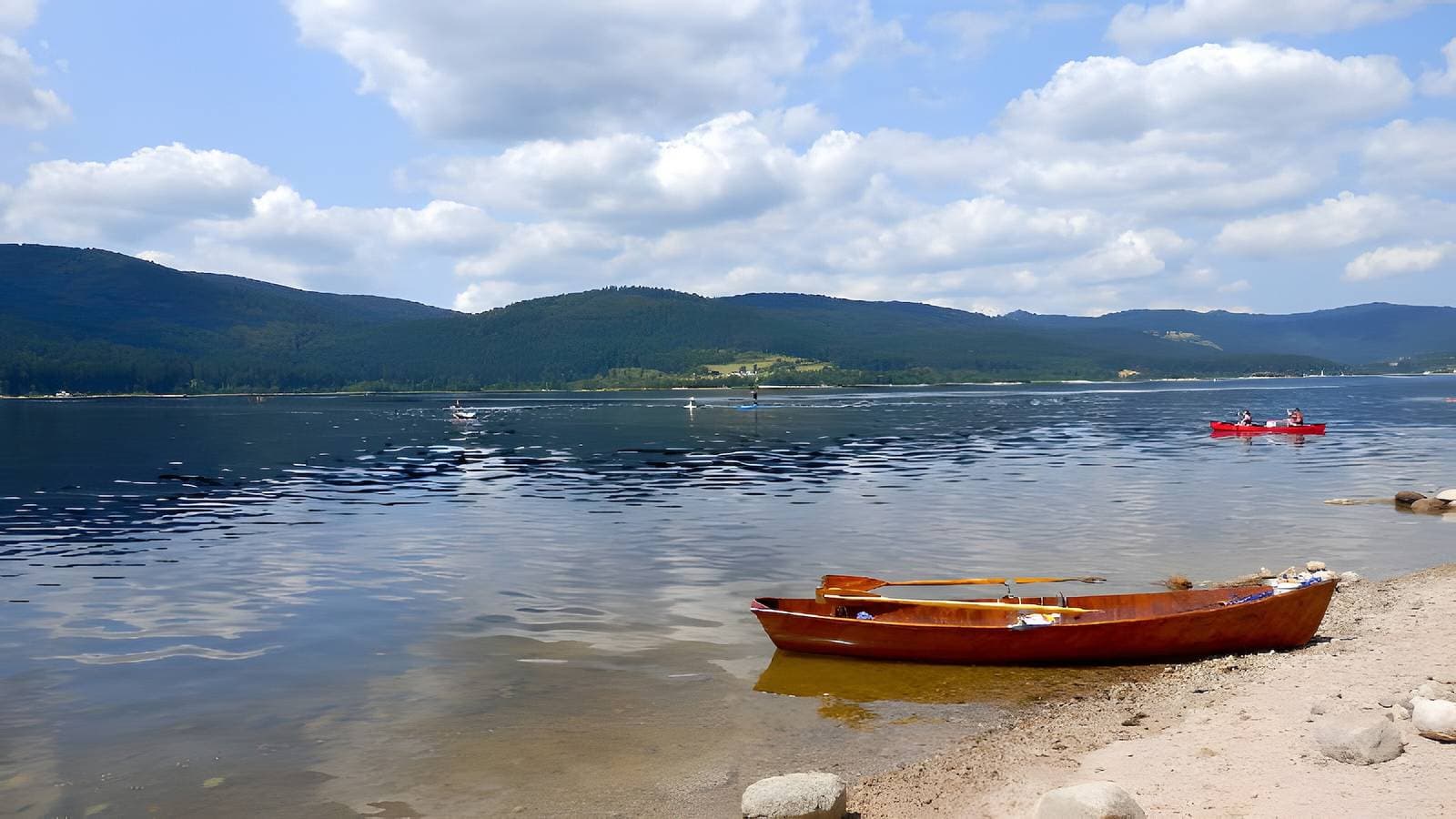 Foto 12 von 23: Zimmer 'Doppelzimmer' mit Bergblick, Gemeinschaftsterrasse und Wi-Fi