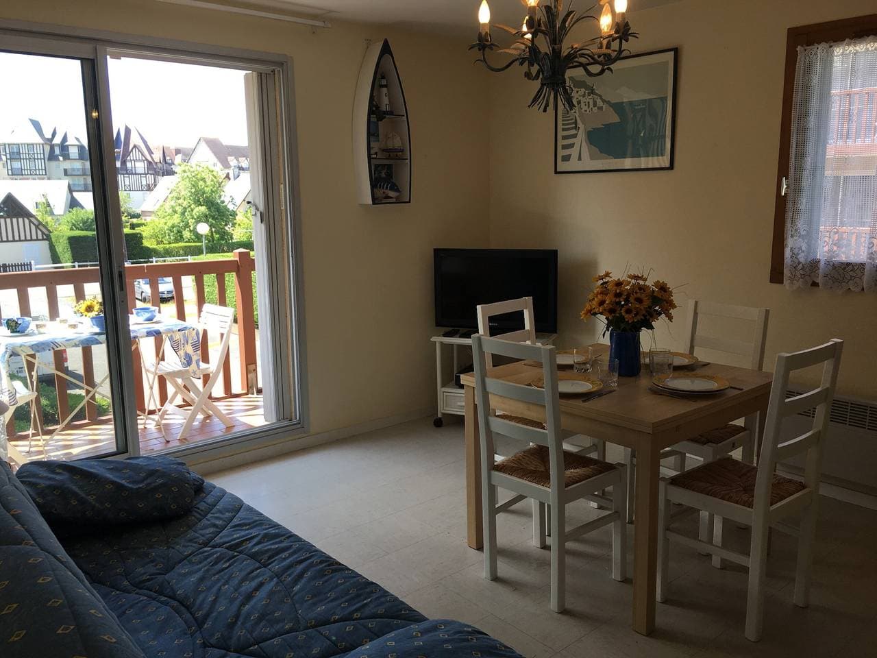 Foto 2 von 13: 2-Zimmer-Wohnung in Strandnähe, großer Balkon, ruhige Lage, Parkplatz - Cabourg