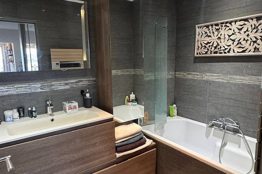 Foto 4 von 10: Lovely 3-room apartment with swimming pool in Puteaux