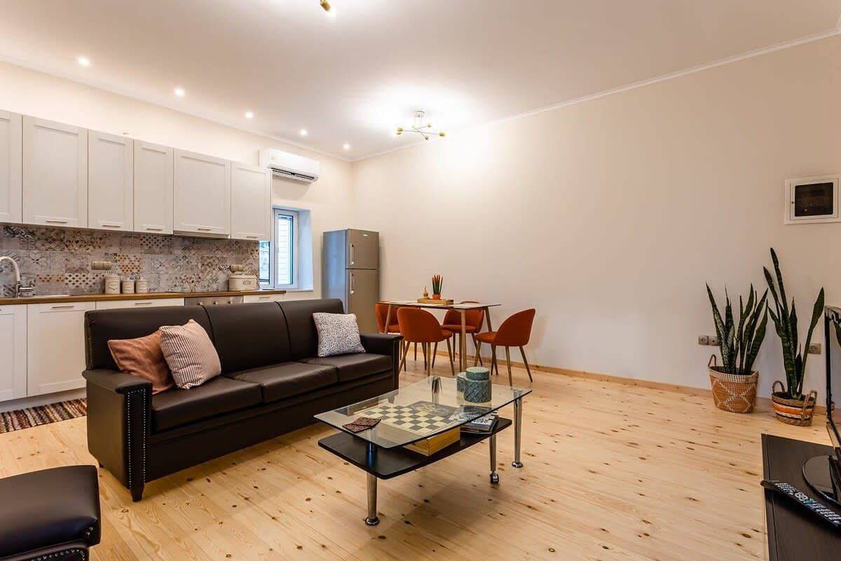 Foto 6 von 56: Valira Cozy Maisonette - Relaxing Vibes Getaway
