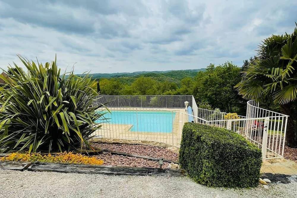 Foto 13 von 18: Gîte * Vue imprenable * Piscine