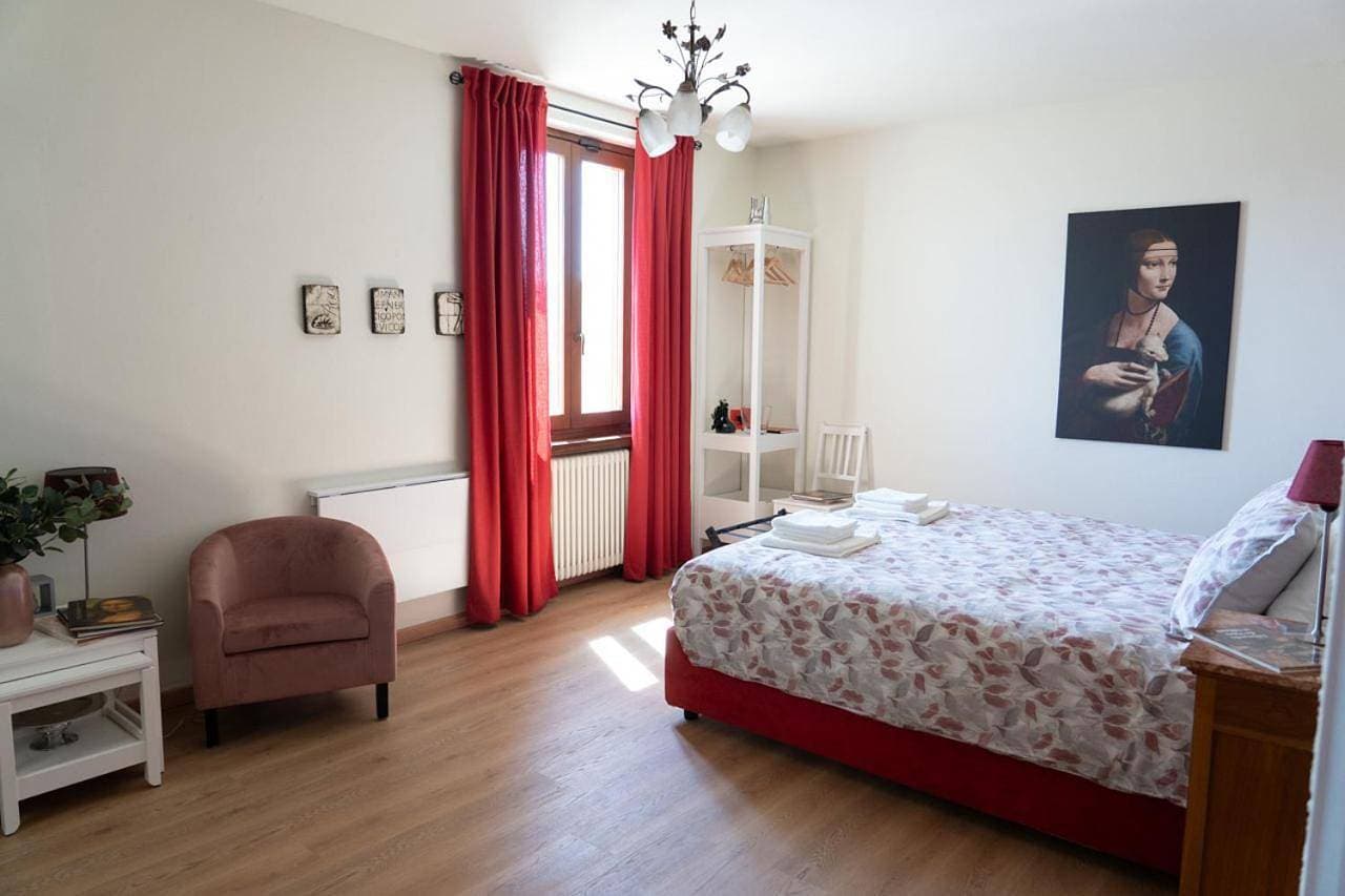Foto 7 von 12: King Room with Balcony