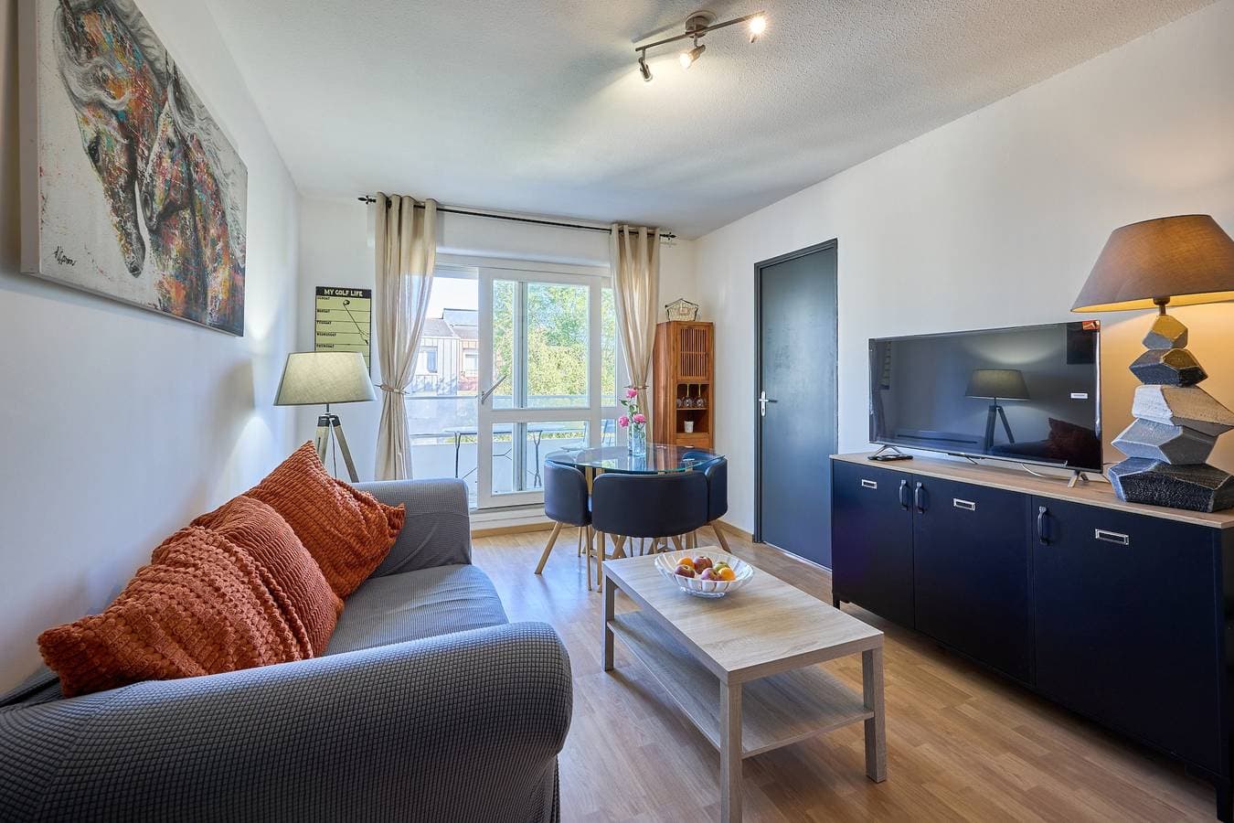 Foto 2 von 15: Ferienwohnung für 4 Personen mit Balkon