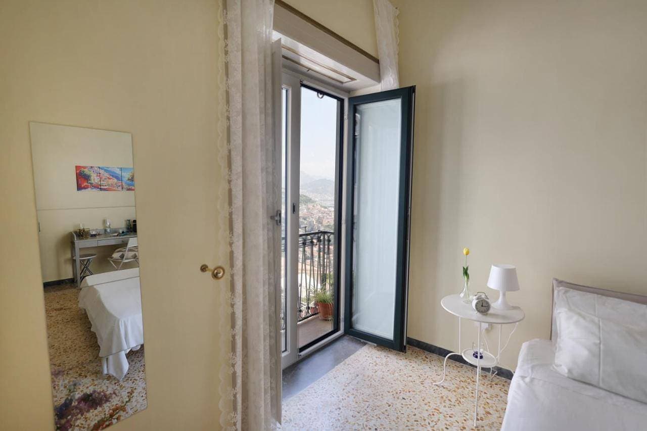 Foto 6 von 22: Double Room with Balcony