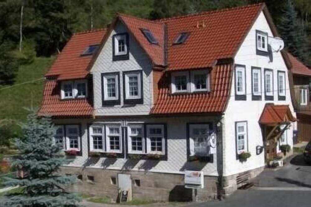 House (ehem. Gasthof) suitable for up to 24 people for summer and winter! 1