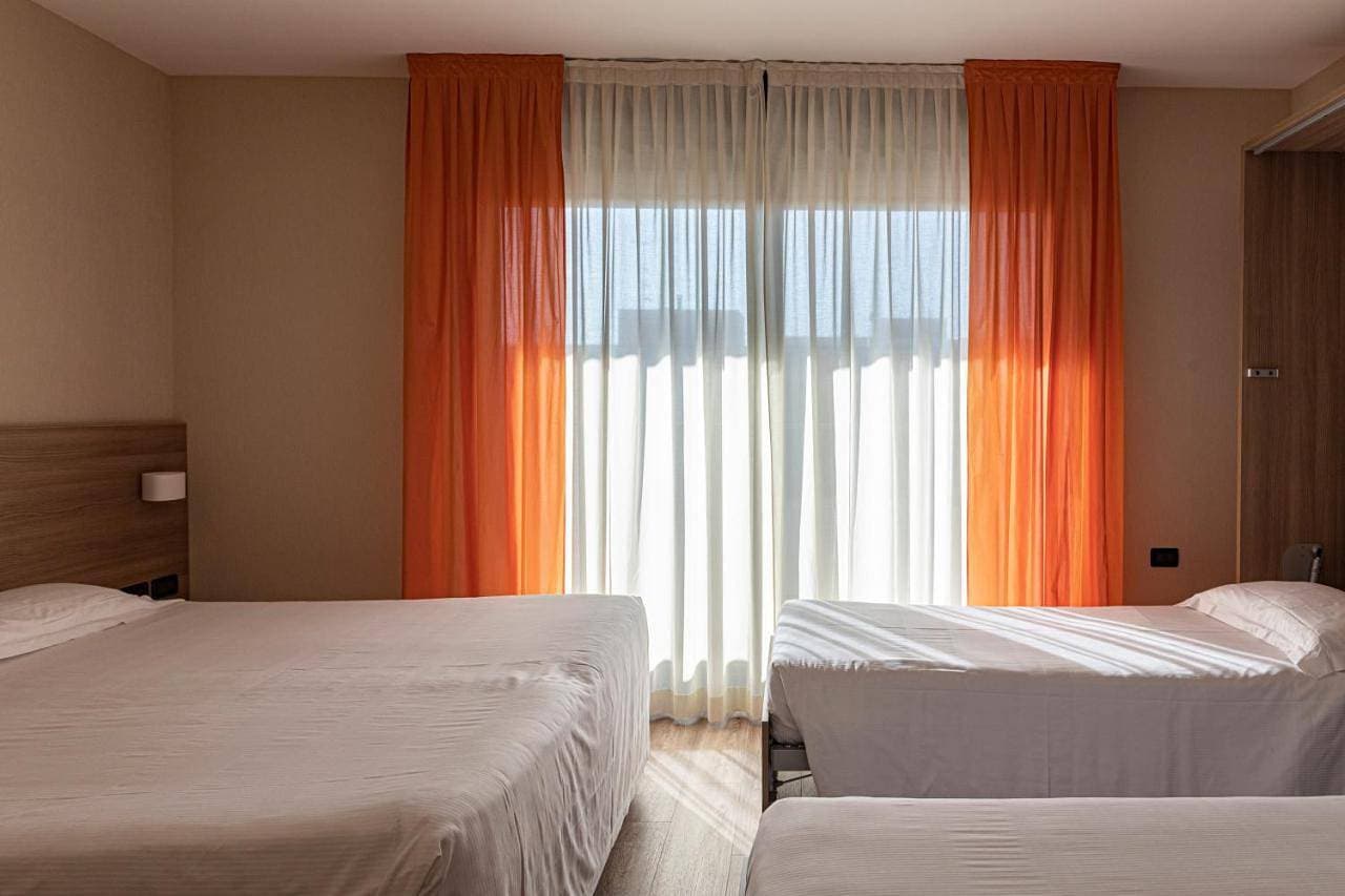 Foto 9 von 13: Standard Quadruple Room