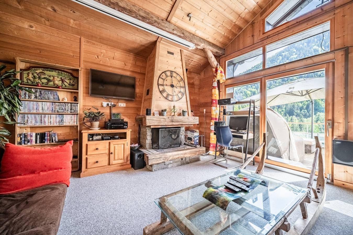 Foto 9 von 28: Zimmer 'Elisthur Chambre N°2' mit Bergblick, Gemeinschaftsterrasse und Wi-Fi