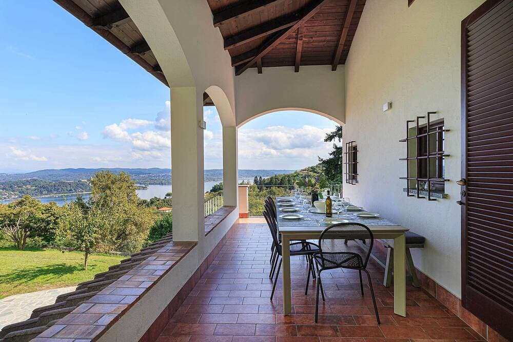Foto 11 von 30: Einladende, attraktive Villa mit Pool und Blick auf den Lago! - Villa Mirella