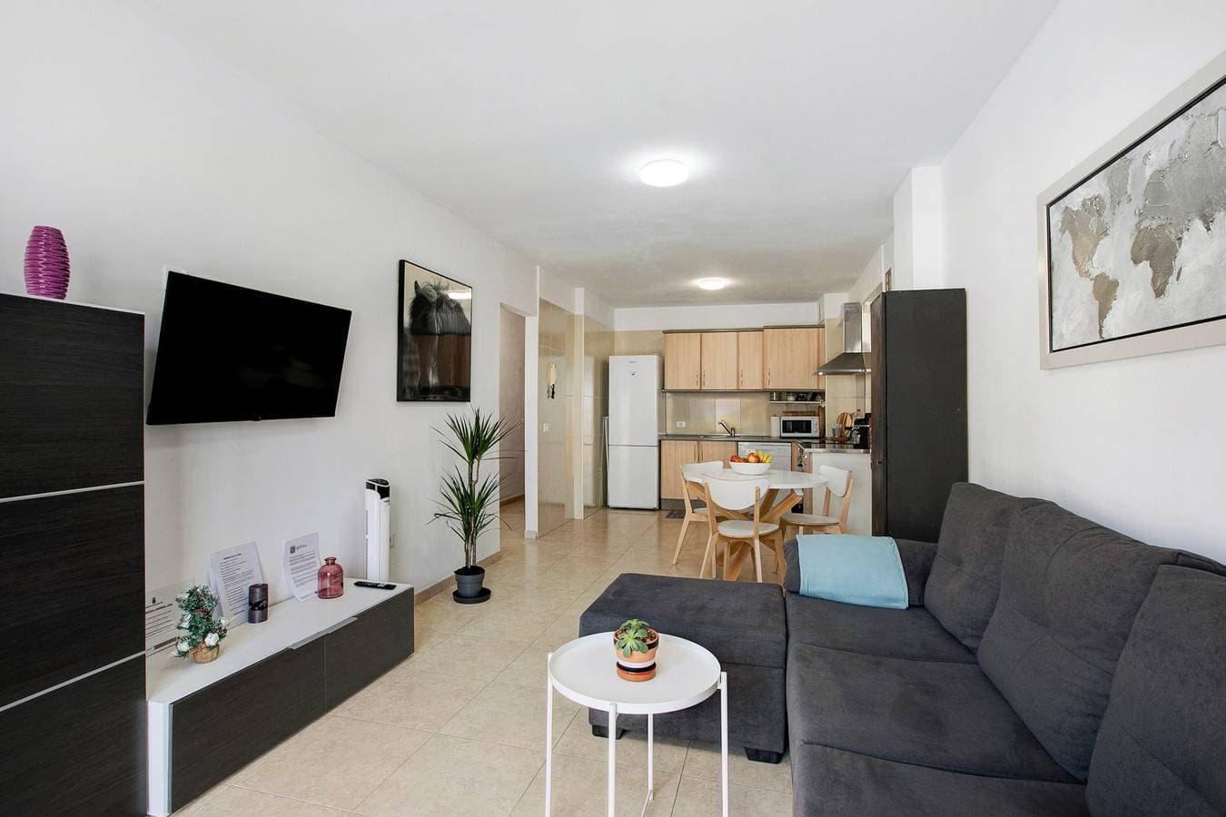 Foto 3 von 21: Ferienhaus 'El Pisito De Momo' mit Bergblick, Gemeinschaftspool und WLAN