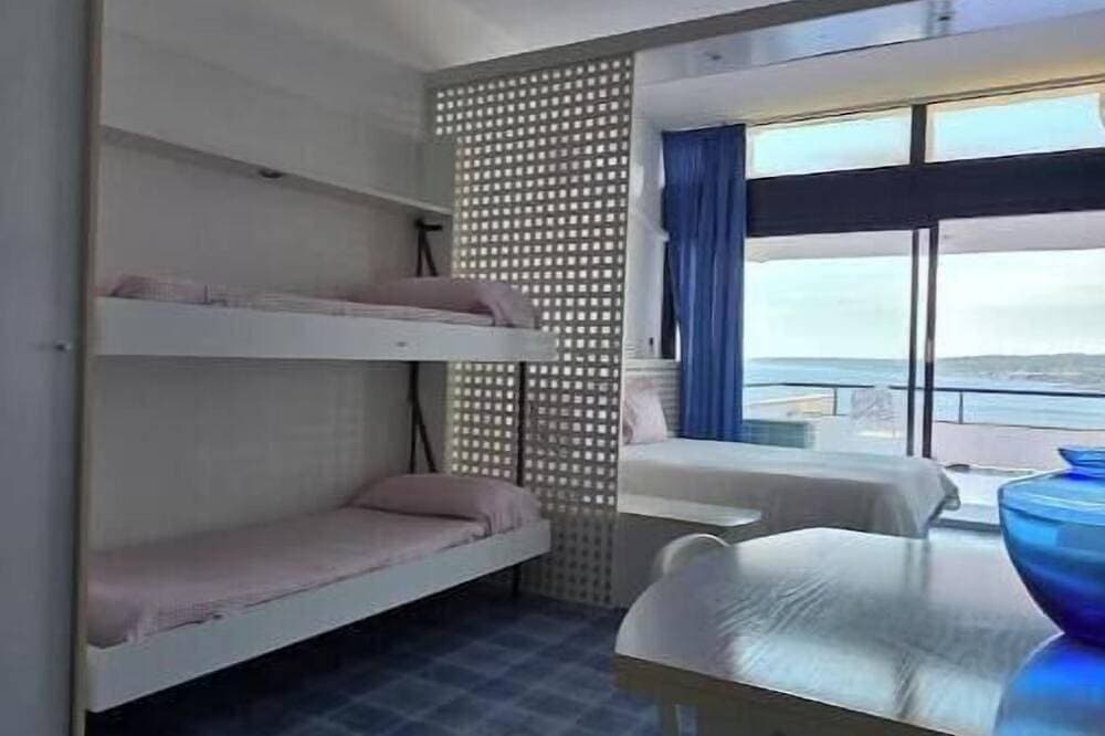 Foto 4 von 26: Dream apartment by the sea with panoramic terrace in Castro
