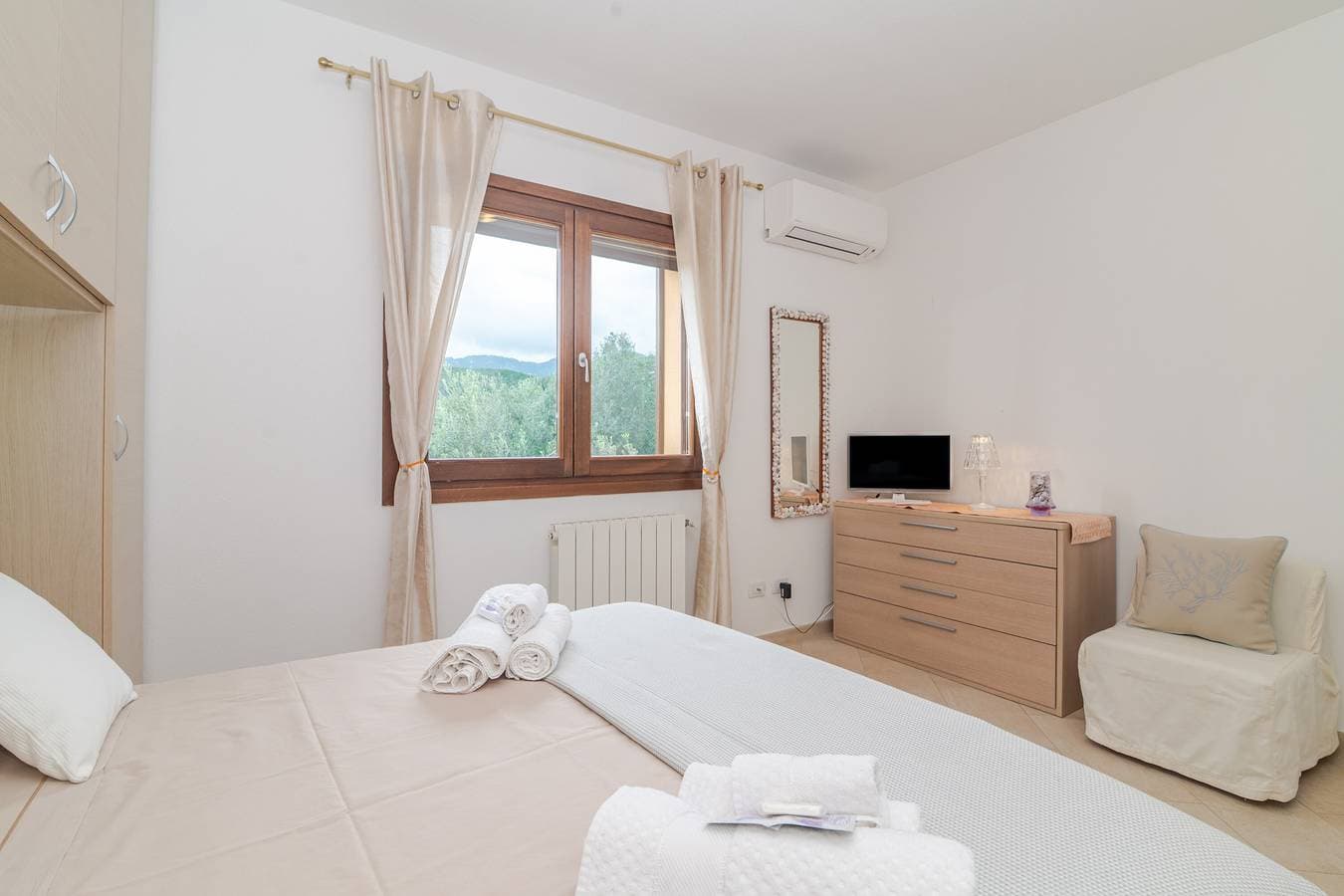 Foto 11 von 22: Apartment 'Casa San Teodoro 2' mit Bergblick, Balkon und Klimaanlage
